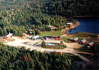Vue a&eacute;rienne de notre base.